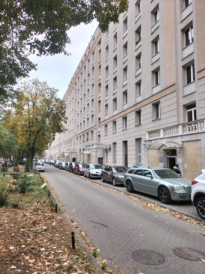 B10 Zasnij W Narnii Obok Sadu Al Solidarnosci Warsaw Luaran gambar